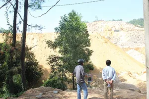 Vụ khai thác đá nguy cơ lấp hồ thủy lợi: Yêu cầu DN khắc phục