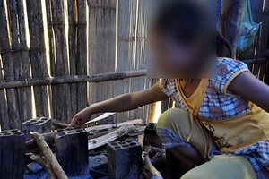 Dụ dỗ trẻ em vào ổ chứa