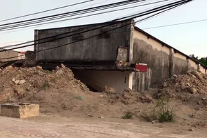 Người Sài Gòn bỏ nhà vì đường cao ngang nóc