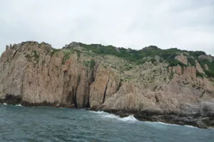 Vẻ đẹp hùng vĩ của bãi Đá Vách