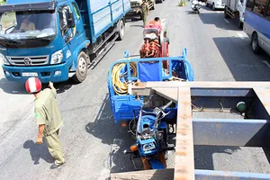 Đâm vào đuôi container, một người tử vong