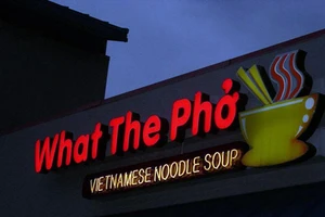 10 nhà hàng có biển hiệu hài hước nhất thế giới