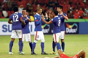 Ghế HLV Bernd Stange… 'lắc' mạnh vì những cựu công thần