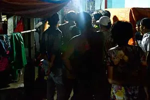 Nhóm người lạ mang thi thể em trai vứt vào nhà chị ruột