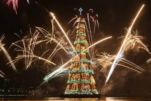 Những cây thông noel độc và lạ nhất thế giới