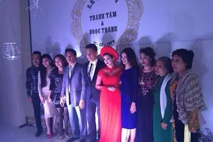 Tâm Tít làm lễ hỏi gấp để chạy 'bầu bí'