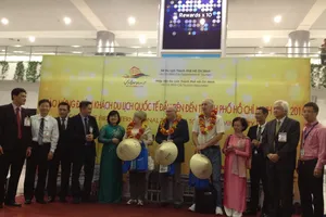 TP.HCM đón hơn 1.000 du khách quốc tế trong ngày đầu năm mới