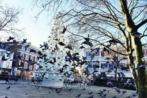 Hình ảnh những đường phố vắng lặng trong ngày đầu năm