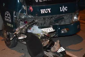 Lao vào đầu xe tải sau khi dự sinh nhật người yêu