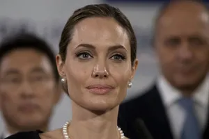 Angelina Jolie tâm sự về quyết định cắt bỏ buồng trứng