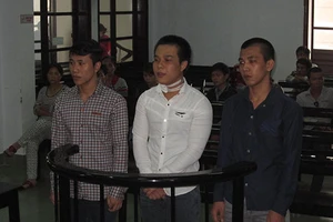 Vừa trộm vừa cướp bị nhận án 'đúp'