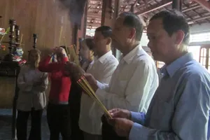 Dựng gia phả, giải tỏa khúc mắc lịch sử