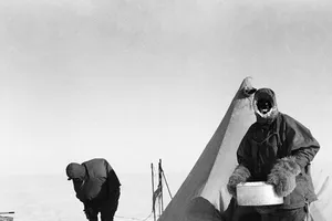 Bi kịch đằng sau những bức ảnh trị giá 1,6 tỉ đồng