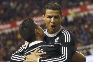 Ronaldo chạm mốc “300 bàn”: Đã vĩ đại nhất rồi