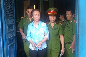 Con gái 'Nữ hoàng xe tay ga' bị tố cùng mẹ lừa đảo