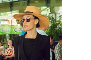 Maggie Q mặc sành điệu khi đến TP.HCM