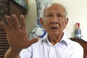 ​Nhập vàng và xuất gạo