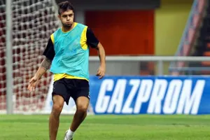 Bóng đá Malaysia mở chiến dịch săn… con lai