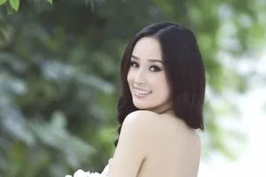 Người đẹp Việt bước ra thế giới là mất tích?