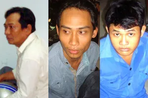 Ba người bị khống chế khi đang canh cho gái bán dâm