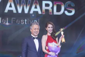 Ngọc Trinh nhận danh hiệu 'Nữ hoàng bikini châu Á'