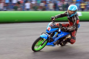 Giải đua xe máy Suzuki Raider R150: Nguyễn Quang Khải vô địch vòng một