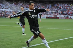 Ronaldo lập hat-trick, Real ngoan cường bám riết Barca