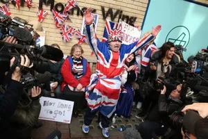 Công nương Anh sinh hạ con gái 