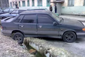 Cười lộn ruột với các “thánh đậu xe“