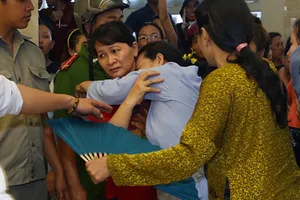 Đồng nghiệp đưa tiễn Duy Nhân lần cuối