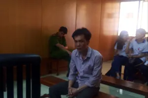 Ép xin lỗi bằng dao lãnh năm năm tù