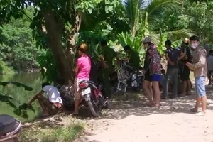 Thi thể nam thanh niên trôi lập lờ trên sông