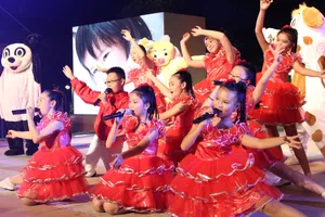 "Rừng" nghệ sĩ trong đêm nhạc kỷ niệm 40 năm thành lập Nhà thiếu nhi TP.HCM