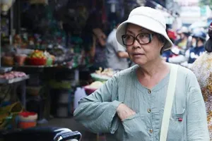 Cuộc sống mưu sinh không phải màu hồng của sao Việt