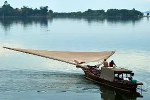 Lật thuyền trên hồ Trị An, ba cháu bé bị thiệt mạng