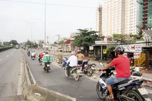 Hai “ma men” gặp tai nạn trên cầu