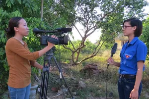 Buồn, vui đài huyện