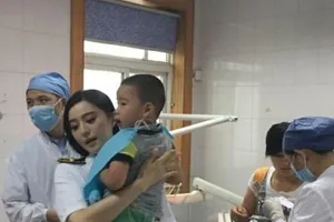 Cứu trẻ gặp tai nạn, Phạm Băng Băng bị nghi ngờ “đánh bóng” tên tuổi