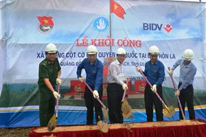 Xây dựng Cột cờ chủ quyền trên đảo Hòn La