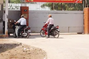 Hoãn tòa vì thay hội thẩm không thông báo