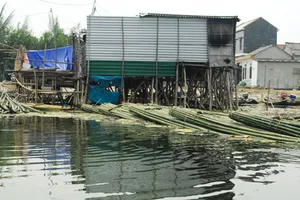 Ngã xuống phá Tam Giang, cháu bé 6 tuổi tử vong