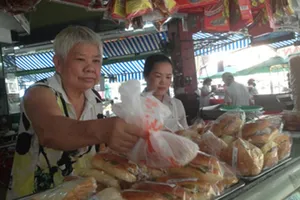 Ông lão, cụ bà U80 Việt Nam nổi danh toàn cầu