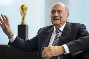 Trao cúp vàng World Cup nữ 2015: Không Blatter, không vấn đề
