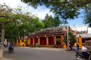 Linh thiêng khu cổ mộ Thượng đẳng thần Trần Thượng Xuyên