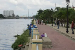 Đi đánh cá, phát hiện thi thể người phụ nữ bị cột tay