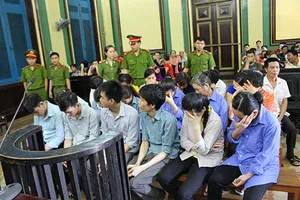 Sòng bài phục vụ ‘tận răng’ của đàn em Năm Cam bị dẹp trong ngày