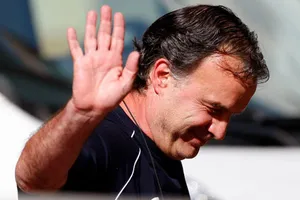 Đã có HLV mất việc sớm nhất mùa giải 2015-2016