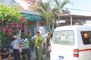 Bị chém chết trước cửa nhà chưa rõ nguyên nhân