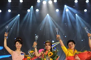 Từ Nga trở về đăng quang Sao Mai 2015