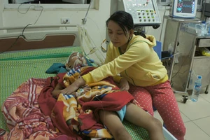 Đình chỉ vụ giết bé 4 tuổi vì nghi can treo cổ tự tử